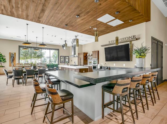 616 Expedition Way, Madera, CA 93636