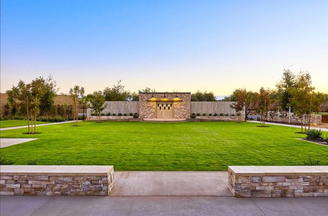 616 Expedition Way, Madera, CA 93636