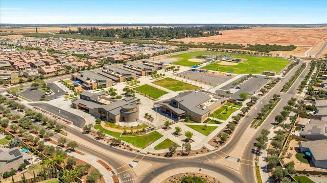 616 Expedition Way, Madera, CA 93636