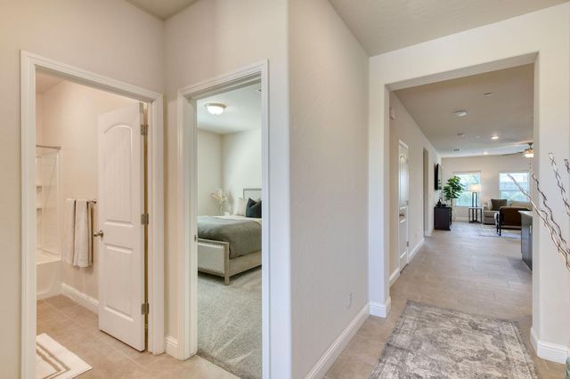 616 Expedition Way, Madera, CA 93636