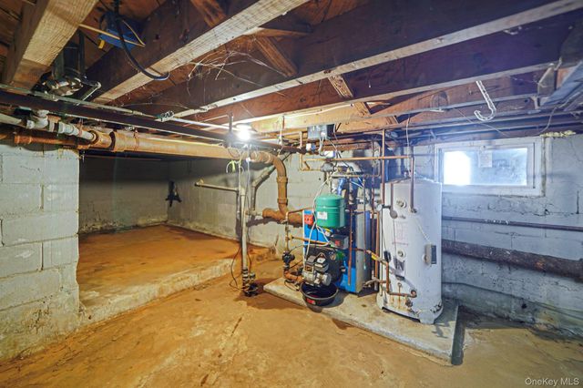 470 Miller Avenue, Freeport, NY 11520