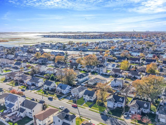 470 Miller Avenue, Freeport, NY 11520