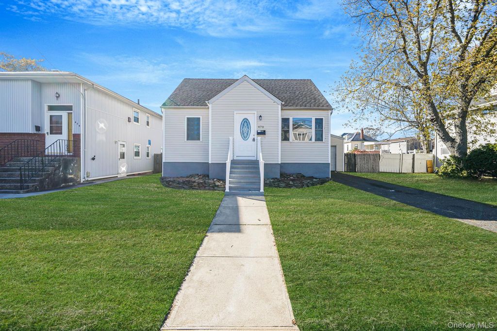 470 Miller Avenue, Freeport, NY 11520