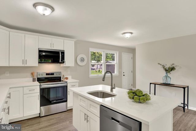 1331 S DUKE ST, Palmyra, PA 17078