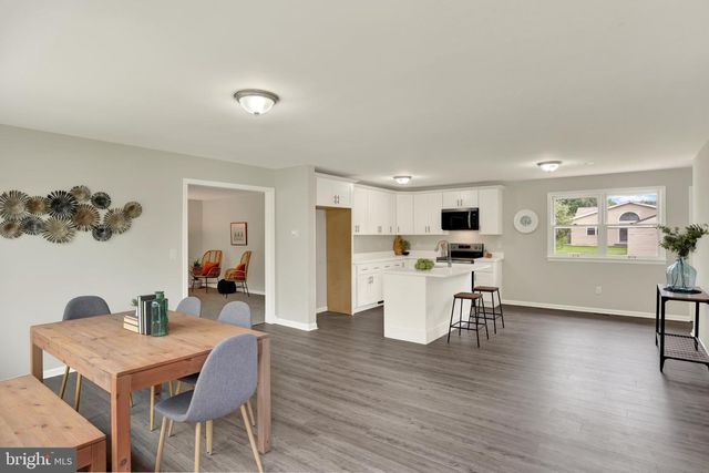 1331 S DUKE ST, Palmyra, PA 17078