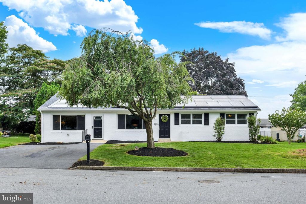 1331 S DUKE ST, Palmyra, PA 17078