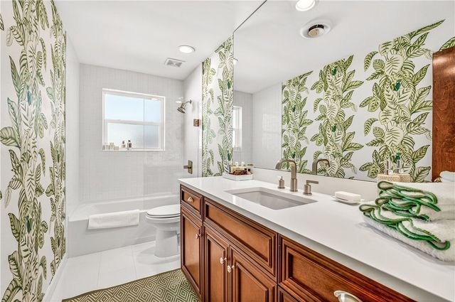 555 Honeysuckle Lane, Vero Beach, FL 32963