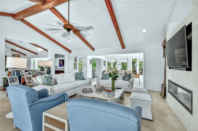 555 Honeysuckle Lane, Vero Beach, FL 32963