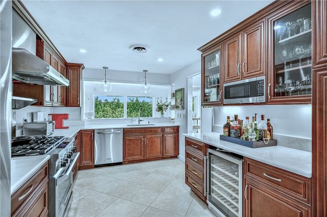 555 Honeysuckle Lane, Vero Beach, FL 32963