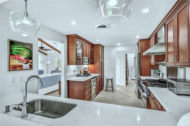 555 Honeysuckle Lane, Vero Beach, FL 32963