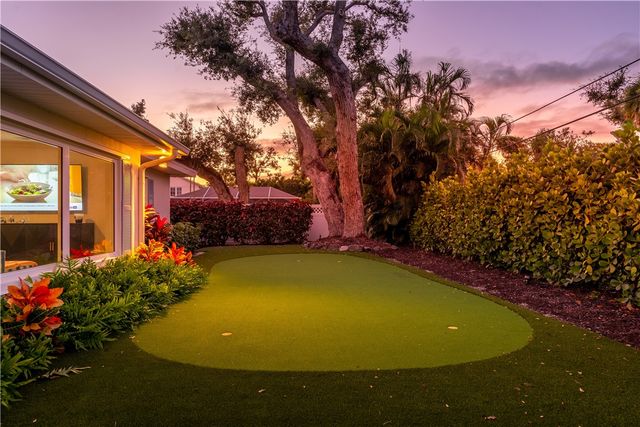 555 Honeysuckle Lane, Vero Beach, FL 32963