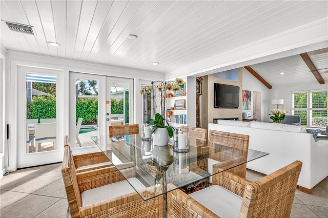 555 Honeysuckle Lane, Vero Beach, FL 32963