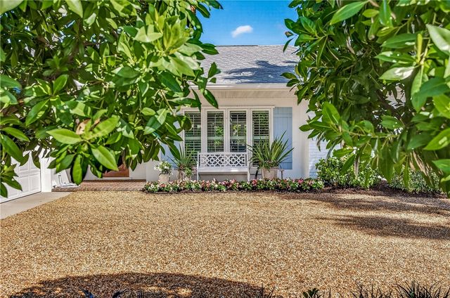 555 Honeysuckle Lane, Vero Beach, FL 32963