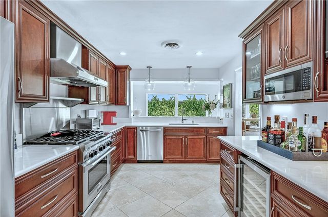 555 Honeysuckle Lane, Vero Beach, FL 32963