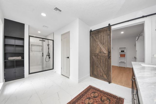 407 Hedgecroft Drive, El Lago, TX 77586