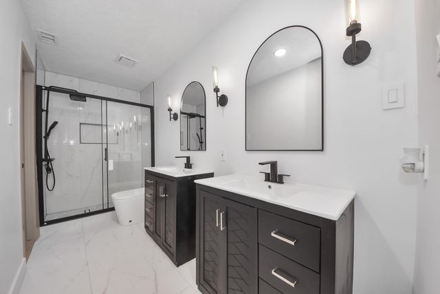 407 Hedgecroft Drive, El Lago, TX 77586