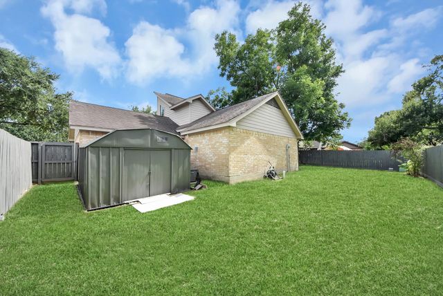 407 Hedgecroft Drive, El Lago, TX 77586