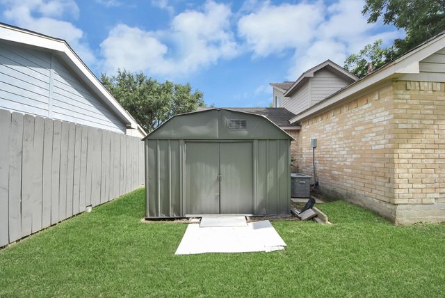 407 Hedgecroft Drive, El Lago, TX 77586