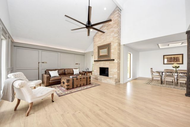 407 Hedgecroft Drive, El Lago, TX 77586