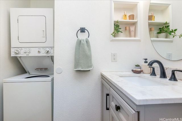 94-515 Lumiaina Street L202, Waipahu, HI 96797