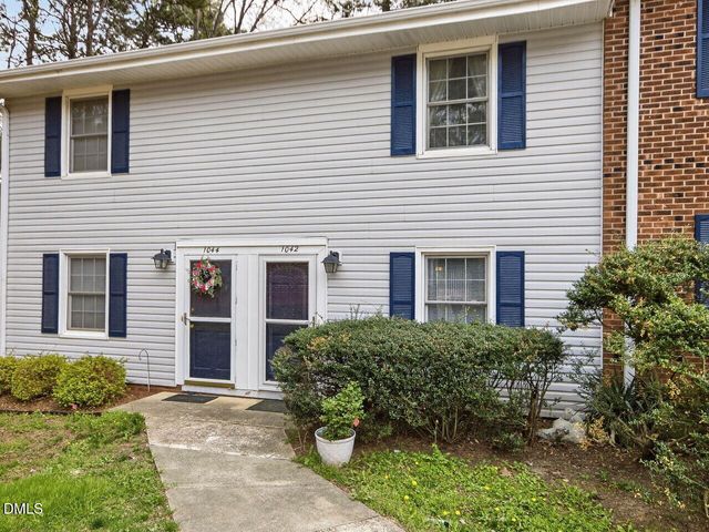 1042 Nottingham Court, Cary, NC 27511