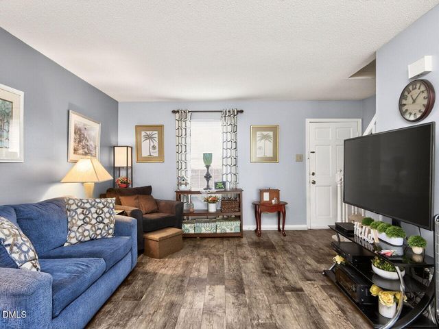 1042 Nottingham Court, Cary, NC 27511