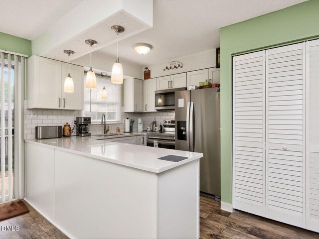 1042 Nottingham Court, Cary, NC 27511