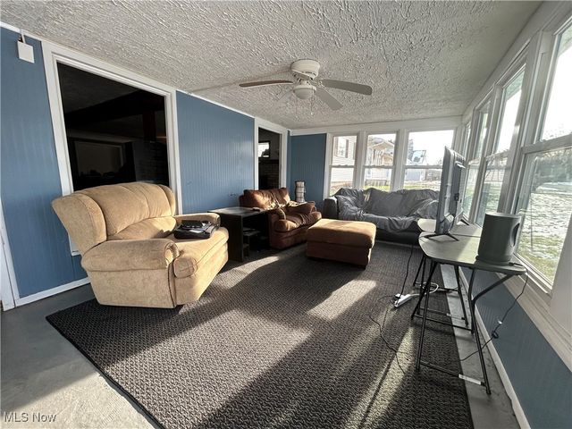 727 Circle Hill Road SE, North Canton, OH 44720