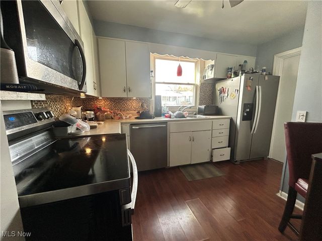 727 Circle Hill Road SE, North Canton, OH 44720