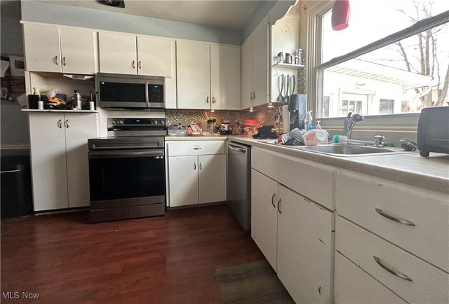 727 Circle Hill Road SE, North Canton, OH 44720