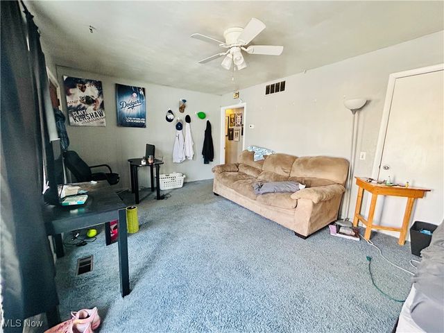 727 Circle Hill Road SE, North Canton, OH 44720