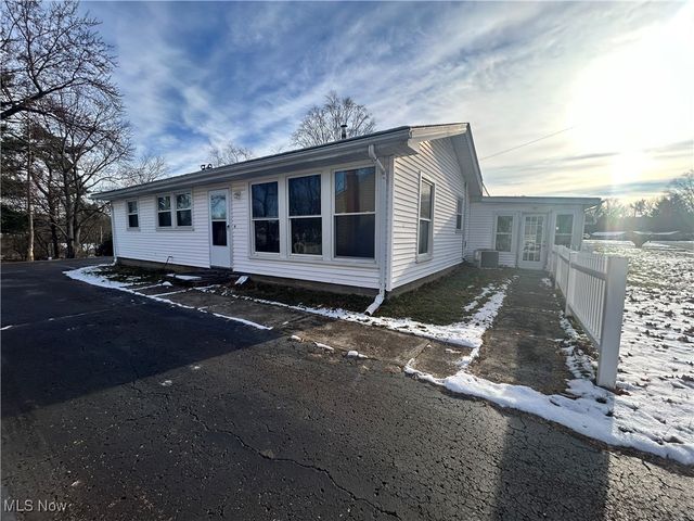 727 Circle Hill Road SE, North Canton, OH 44720