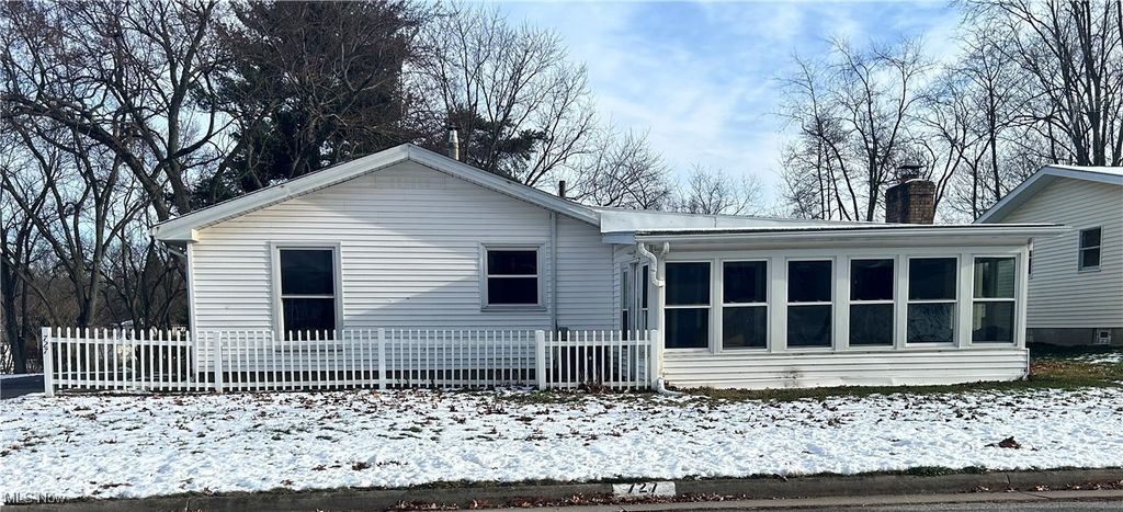 727 Circle Hill Road SE, North Canton, OH 44720