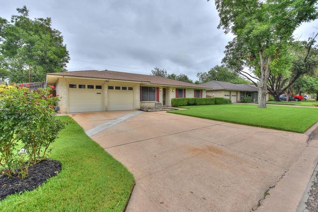 2200 Kenbridge DR, Austin, TX 78757