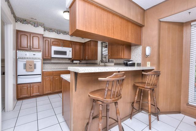 2200 Kenbridge DR, Austin, TX 78757