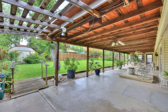 2200 Kenbridge DR, Austin, TX 78757
