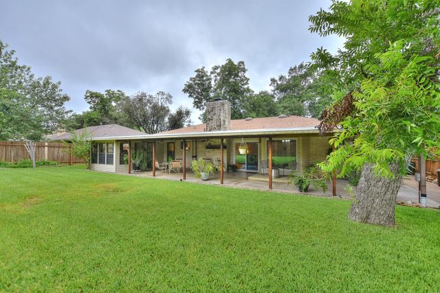 2200 Kenbridge DR, Austin, TX 78757