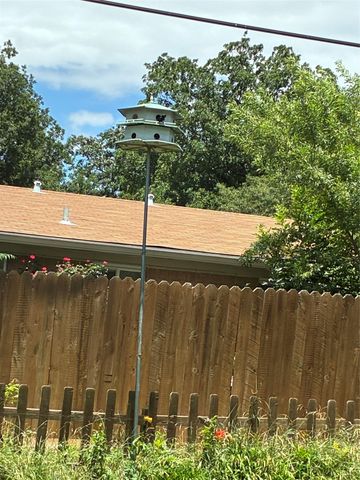 2200 Kenbridge DR, Austin, TX 78757