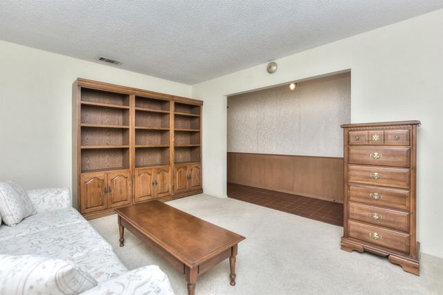 2200 Kenbridge DR, Austin, TX 78757