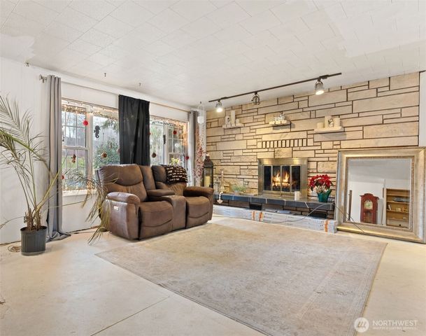 451 Elk Creek, Chehalis, WA 98532