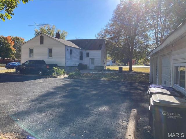 915 Lindsay, Florissant, MO 63031