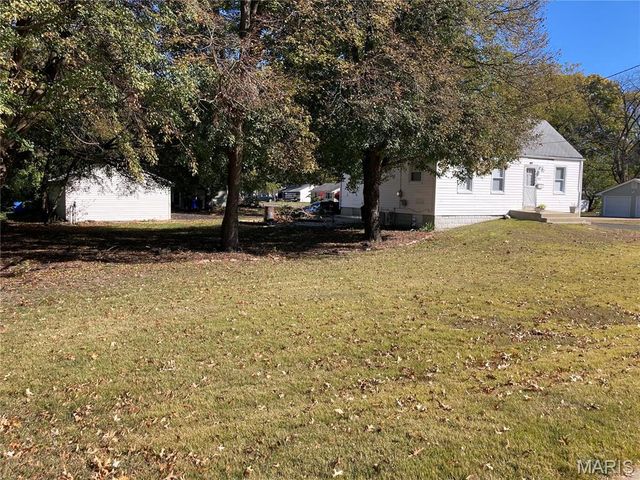 915 Lindsay, Florissant, MO 63031