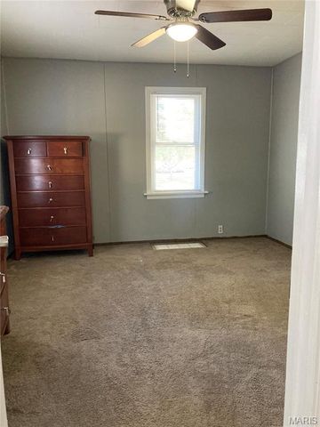 915 Lindsay, Florissant, MO 63031