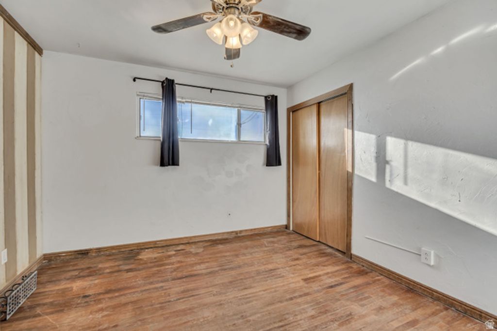 Image 5 of property listing at 3987 S 2275 W, Roy, UT 84067