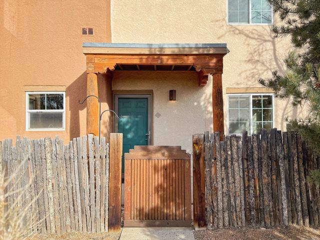 2210 MIGUEL CHAVEZ RD 815, Santa Fe, NM 87505