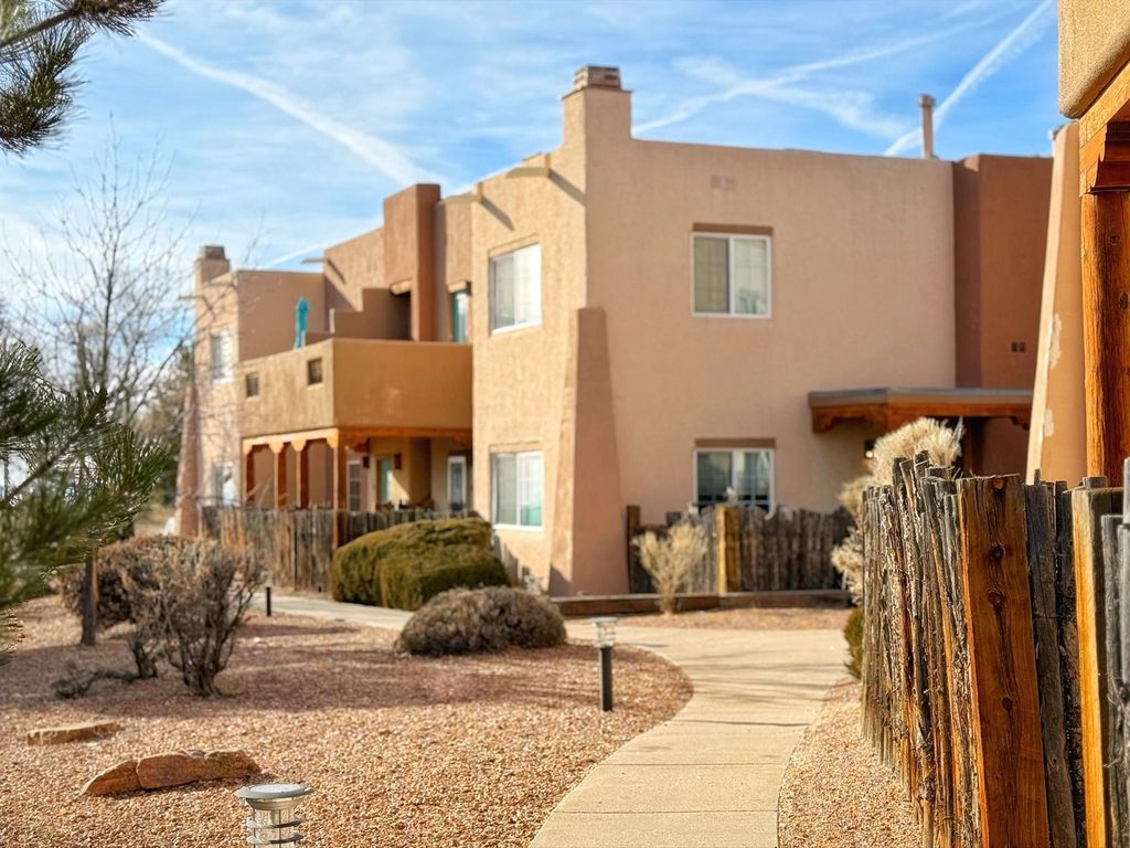 2210 MIGUEL CHAVEZ RD 815, Santa Fe, NM 87505