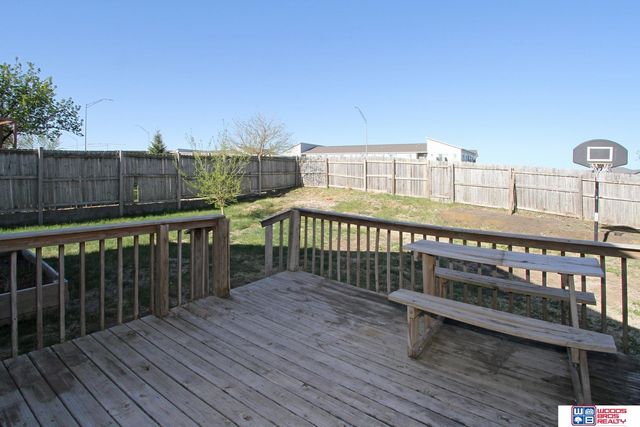 1833 NW 47th Street, Lincoln, NE 68528