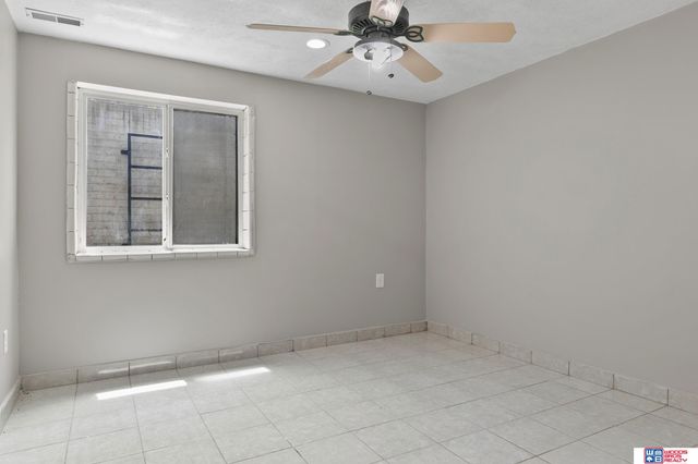 1833 NW 47th Street, Lincoln, NE 68528