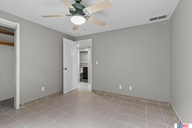 1833 NW 47th Street, Lincoln, NE 68528