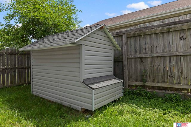 1833 NW 47th Street, Lincoln, NE 68528
